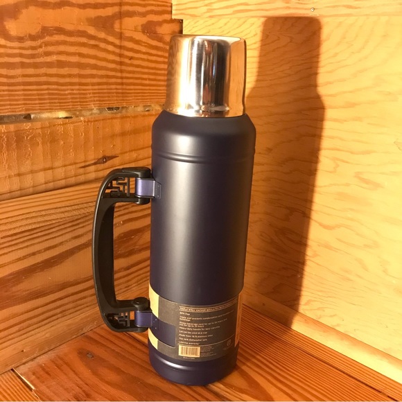 Hydraflow Navy Insulated 54 Oz. Thermos, NWT, 14” - Picture 3 of 8